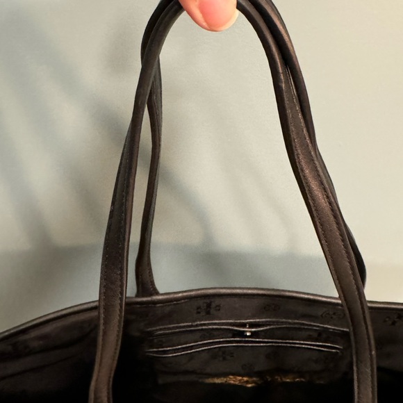Like new:  Tory Burch Ashley Shopper Tote - Picture 5 of 6